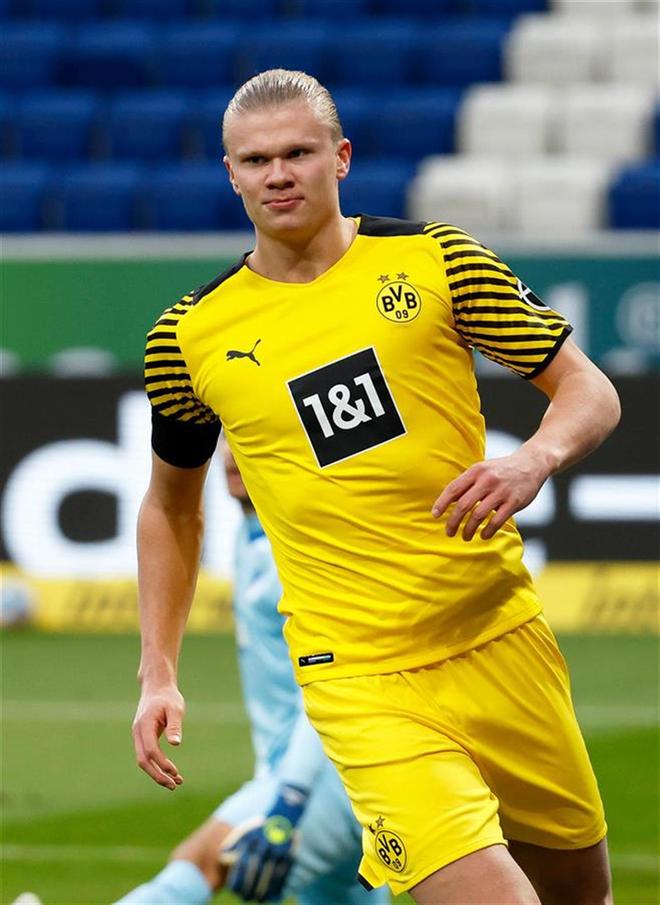 埃默松：我并不怀念在米兰的日子；那儿的人聊我比聊C罗还多（埃默松直言不怀念米兰：当地谈论我比谈C罗还频繁）