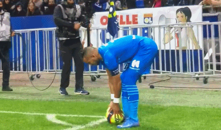 年度连斩55球！姆巴佩冲击C罗纪录，奋力创皇马历史新篇章