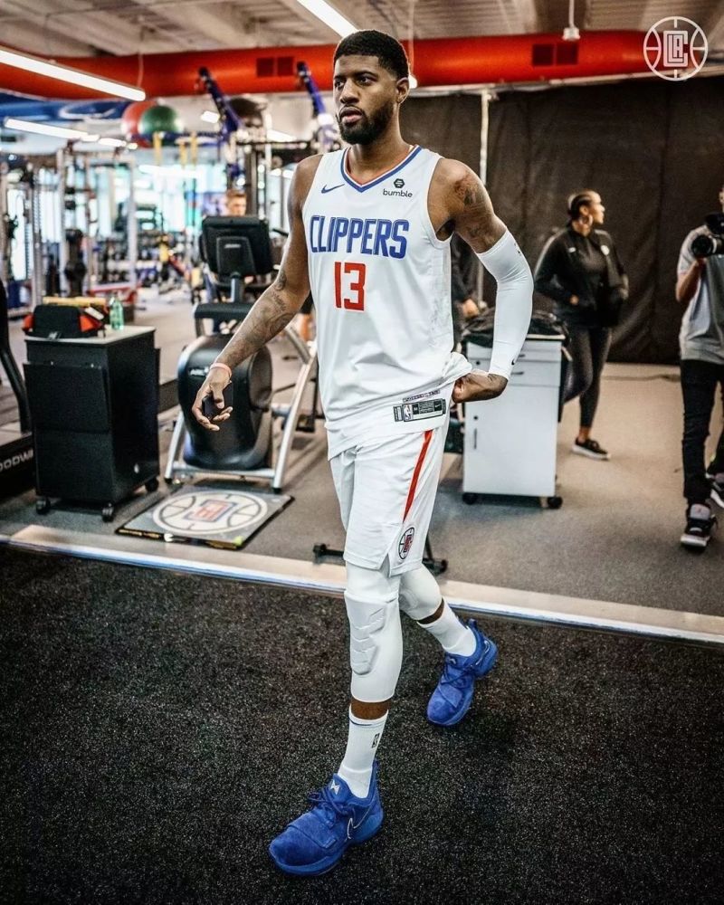 克罗地亚媒体：拜仁球探现场考察哈伊杜克19岁后卫霍达克（克媒称拜仁球探亲赴现场考察哈伊杜克19岁后卫霍达克）