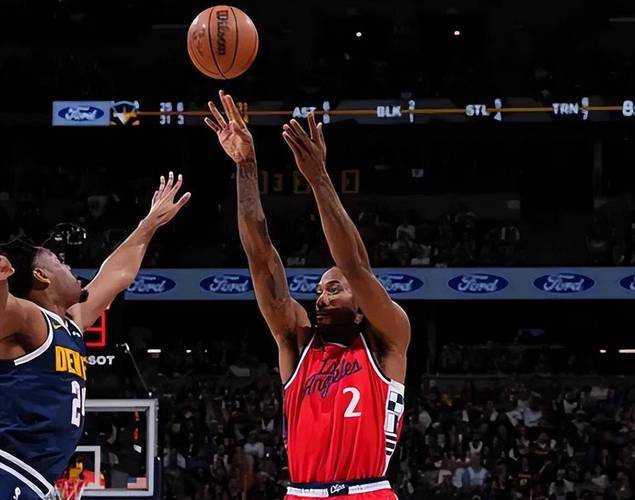 巴萨梅西关键助攻助力进球（梅西妙传助巴萨破门）