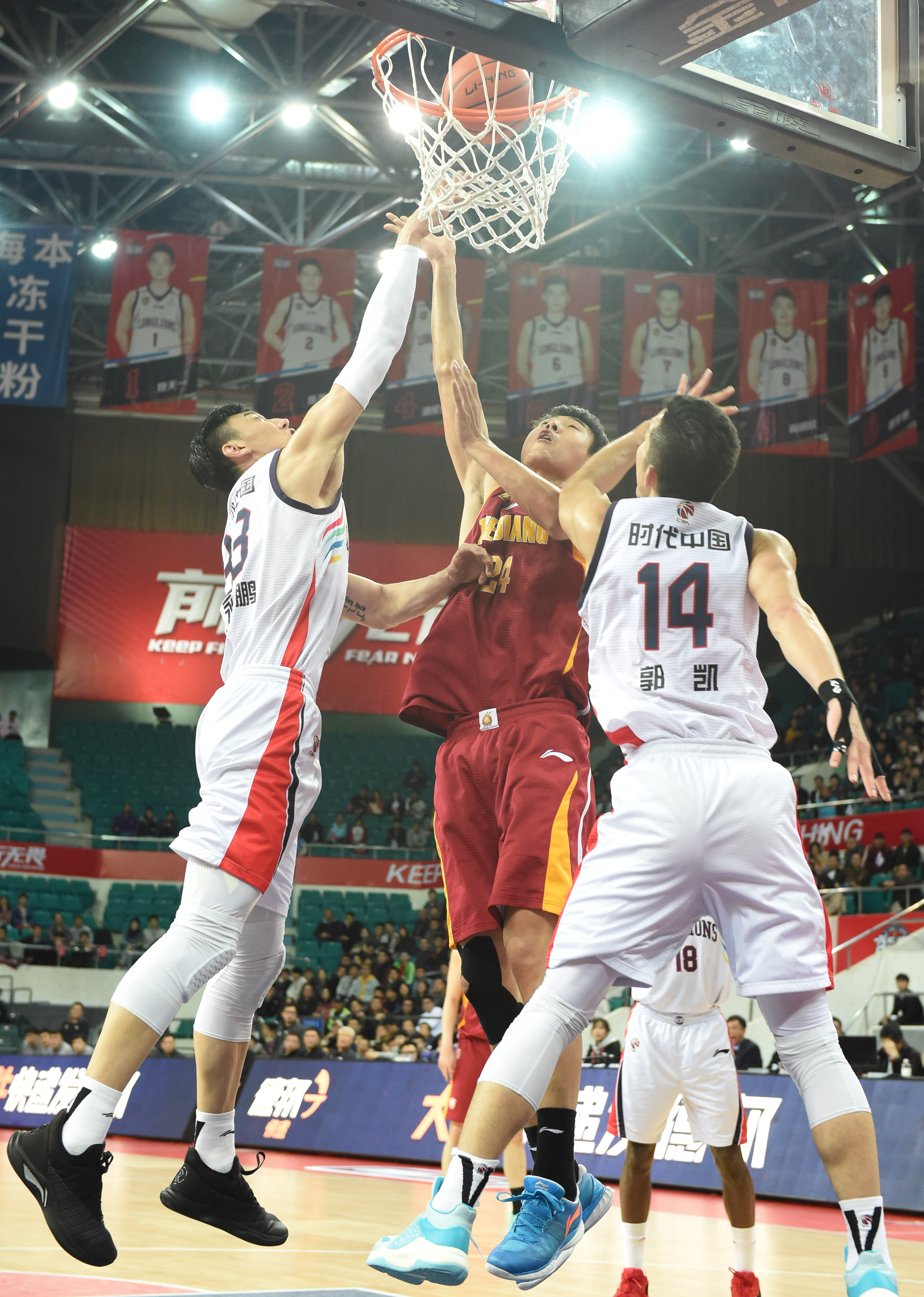 💛🖤相伴三年半，多特蒙德已宛若故乡🎤迈尔谈及续约：（💛🖤携手三年半，多特已成第二故乡｜迈尔畅谈续约）