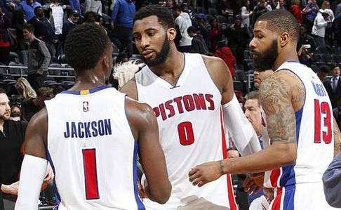 新鹏城队将于11月14日举办球迷开放日活动，今天14点开启报名（新鹏城队球迷开放日定档11月14日，报名通道今日14时开启）