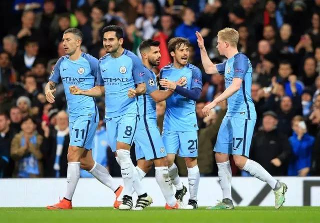 半场：皇马1-2曼城，罗德里戈破门，奥赖利扳平，哈兰德反超（半场战报：皇马1-2落后曼城，罗德里戈先开纪录，奥赖利扳平，哈兰德反超比分）