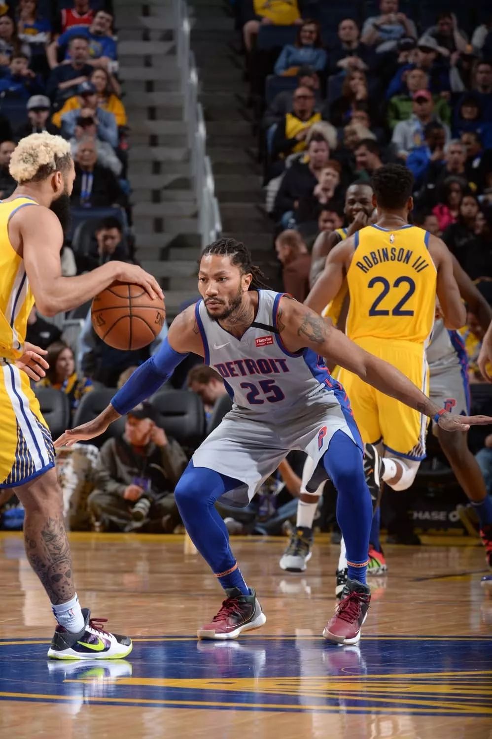 NBA球队战术解析：勇士防守新打法,（勇士防守革新解析：NBA战术新思路）