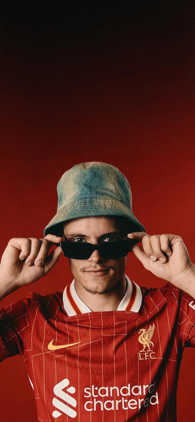 阿圭罗：阿根廷能赢2026世界杯；梅西是巴萨队史最重要的球员（阿圭罗：阿根廷有望夺得2026世界杯，梅西是巴萨队史最关键人物）