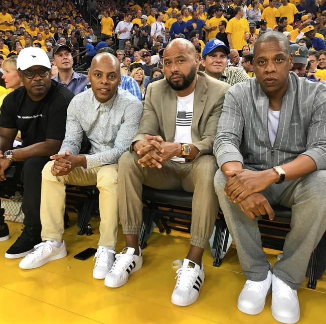 贾府球员努里心脏骤停后留下后遗症，家人：他现在能表达情绪（贾府球员努里心脏骤停后遗症仍在，家人称其已能表达情绪）